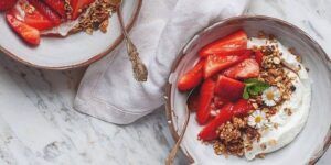 cenar fruta y yogur es una opcion saludable