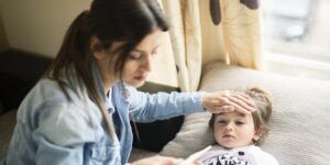 consejos para reducir la fiebre en ninos