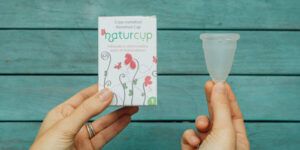 dormir con la copa menstrual es seguro