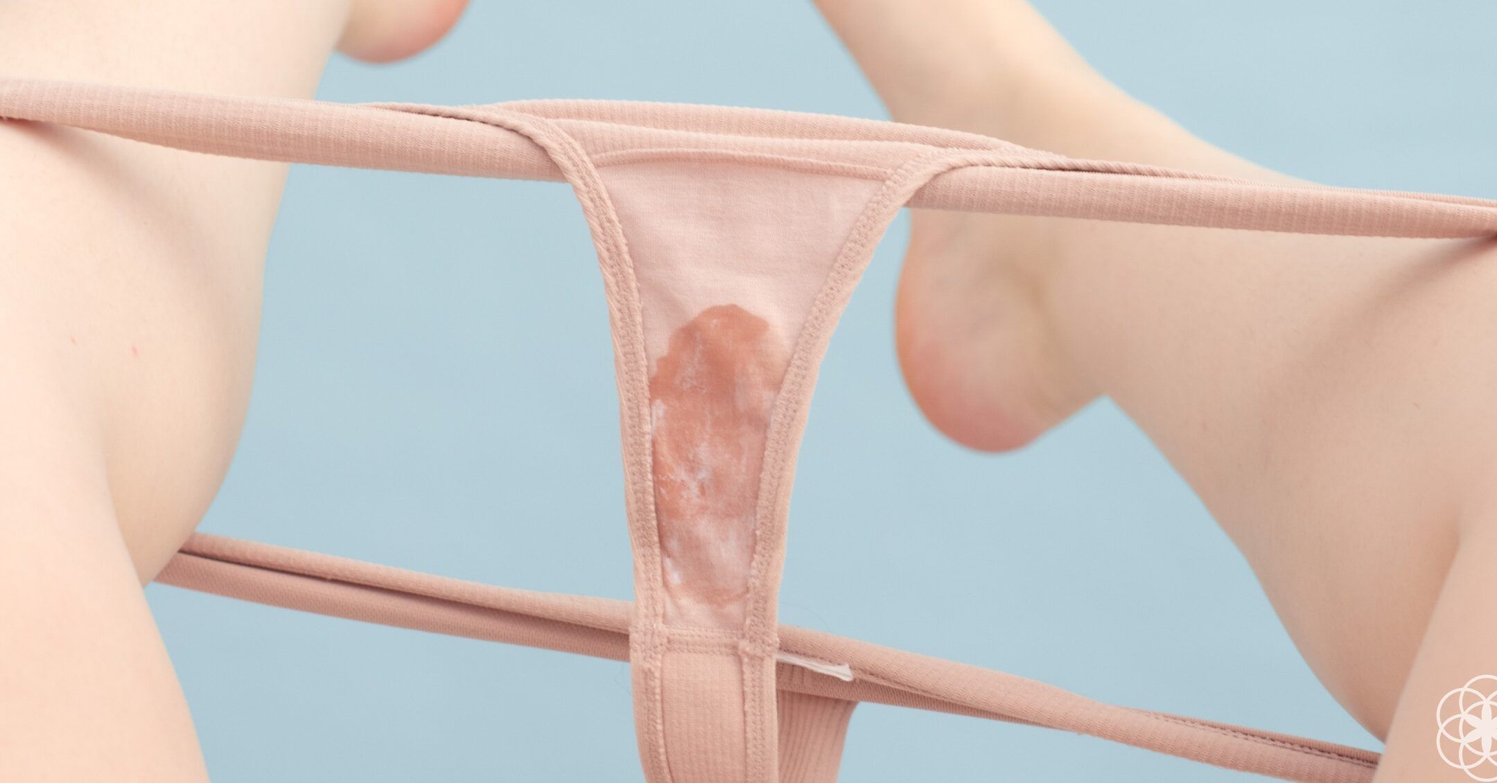 el flujo vaginal amarillo previo a la menstruacion