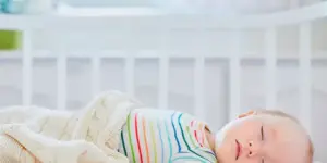 bebe durmiendo placidamente