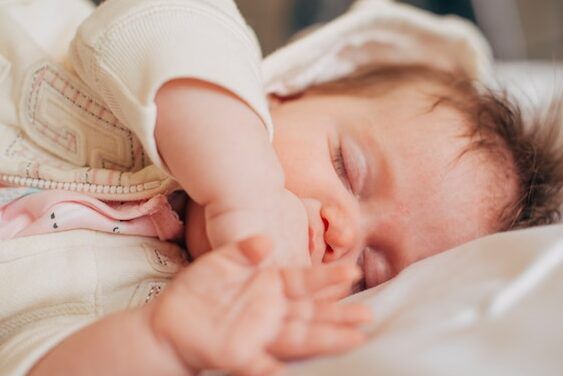 bebe durmiendo tranquilamente