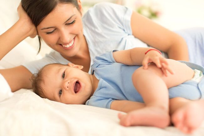 bebe feliz sin colicos