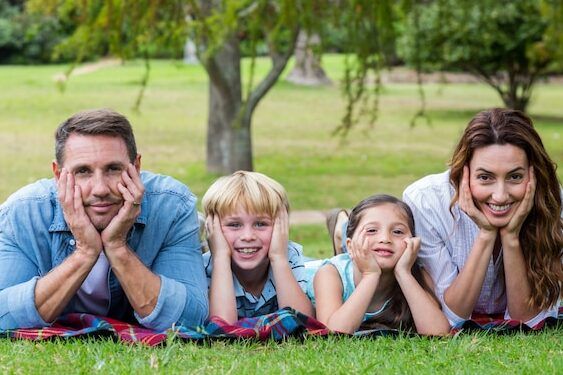 familia feliz en el parque