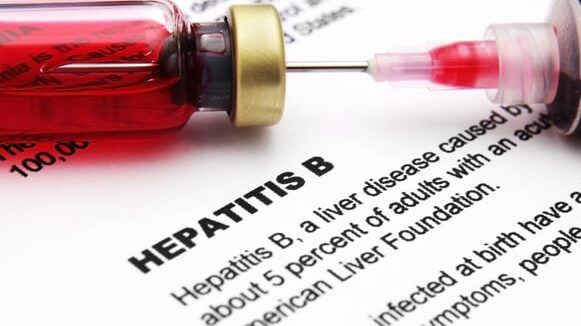 hepatitis b efectos secundarios en adultos