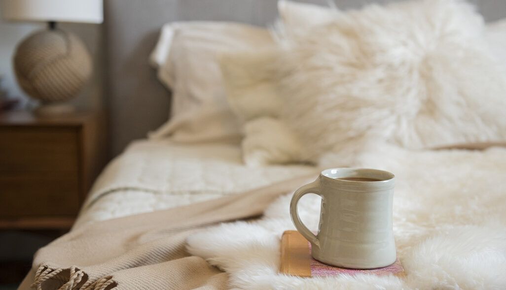 libro y cama relajante