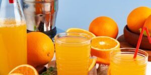 naranjas frescas y jugo