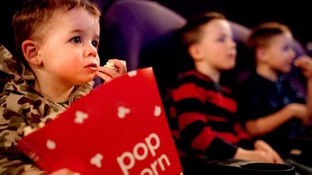 ninos en el cine