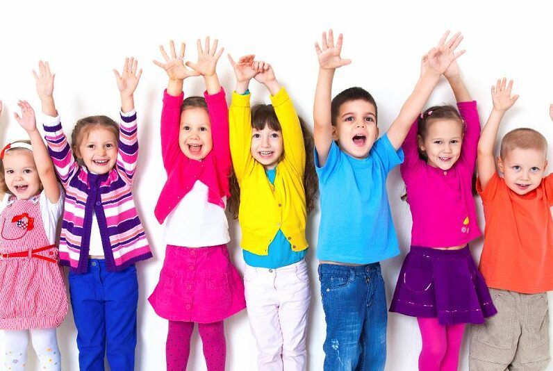 ninos felices y seguros