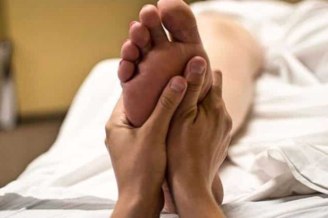 pies relajados para dormir mejor