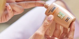 protector solar facial aplicado correctamente