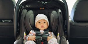 seguridad y bebes en coche