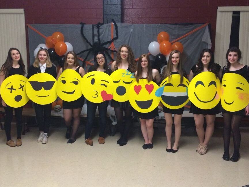 emoji creativo en disfraz