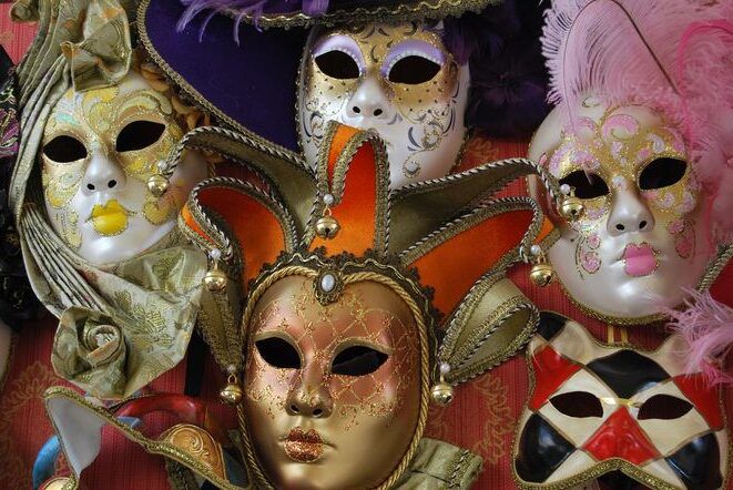 mascaras de carnaval decoradas creativamente