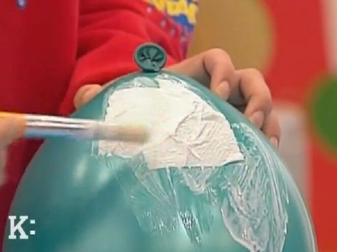 papel y cola para manualidades