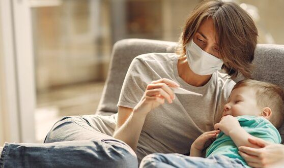 vomitos en ninos con covid 19