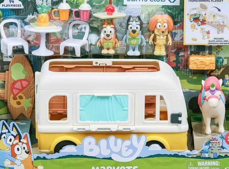diversion con juguetes de bluey