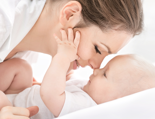 bebe con piel protegida y sana