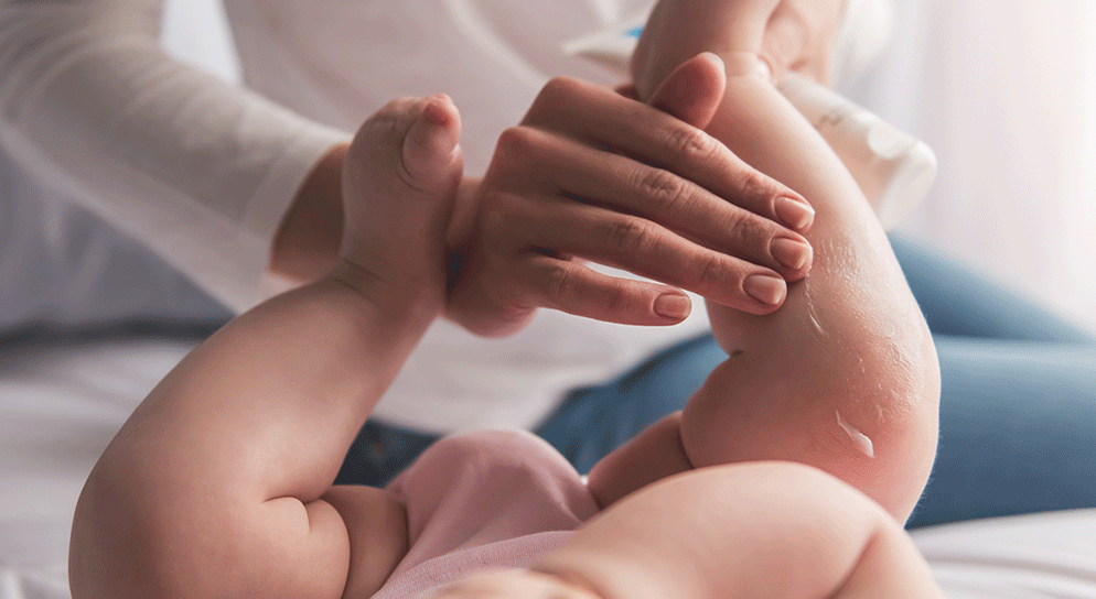 bebe con piel protegida y suave