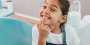 ninos con dientes sanos felices