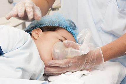 equipo especializado en anestesia pediatrica